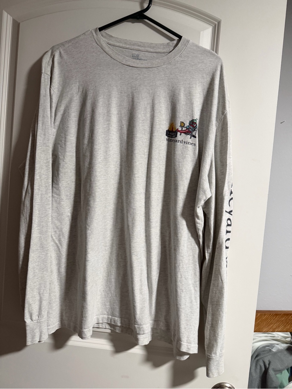 Vineyard Vines Light Gray Long-Sleeve Graphic Tee